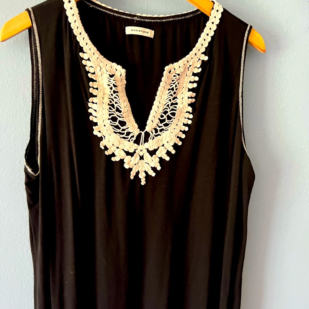 Max Studio Cotton Black and White Embroidered Tank